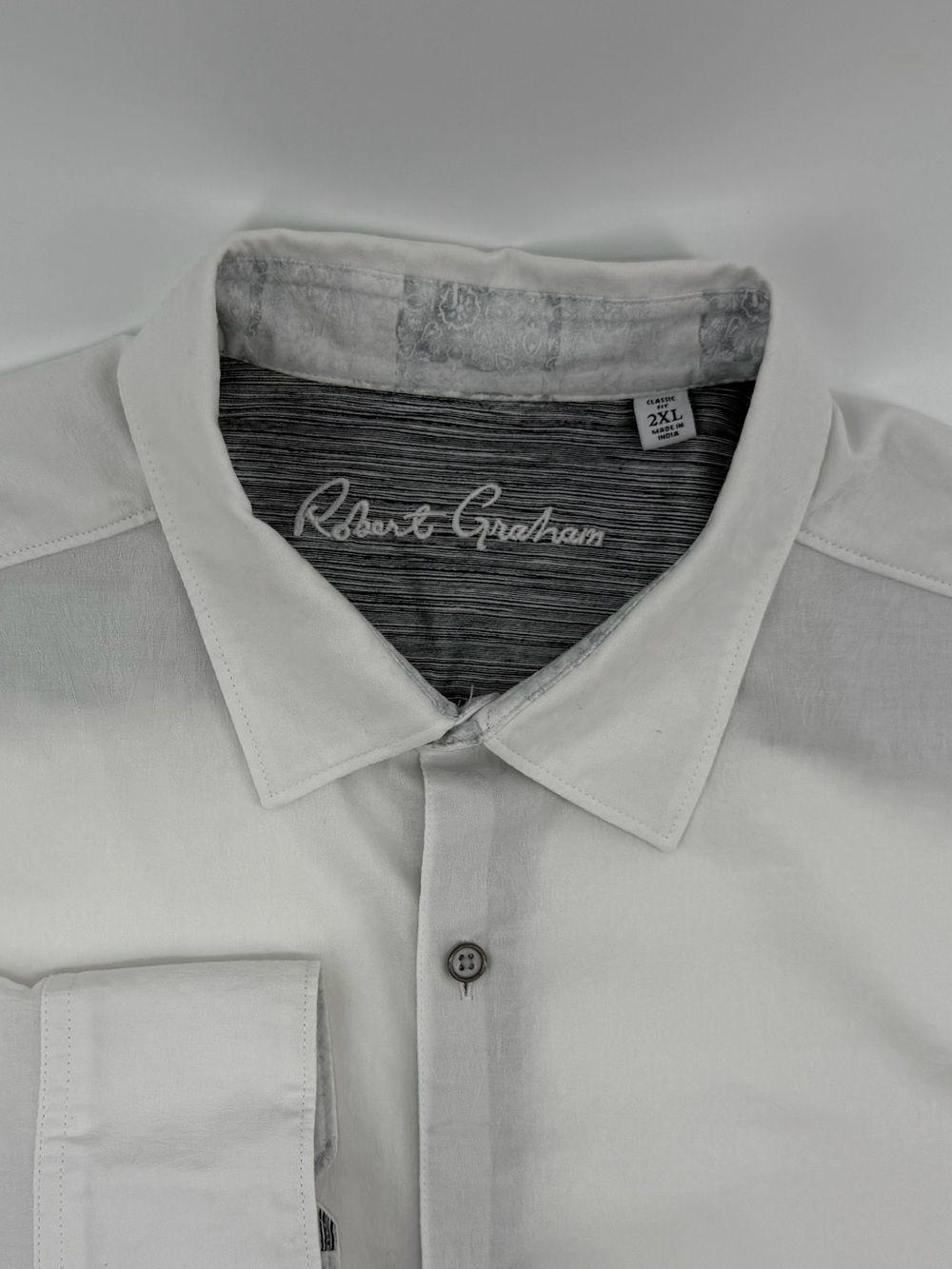 Robert Graham Men's White Button-Up Shirt with Contrast Inner Yoke